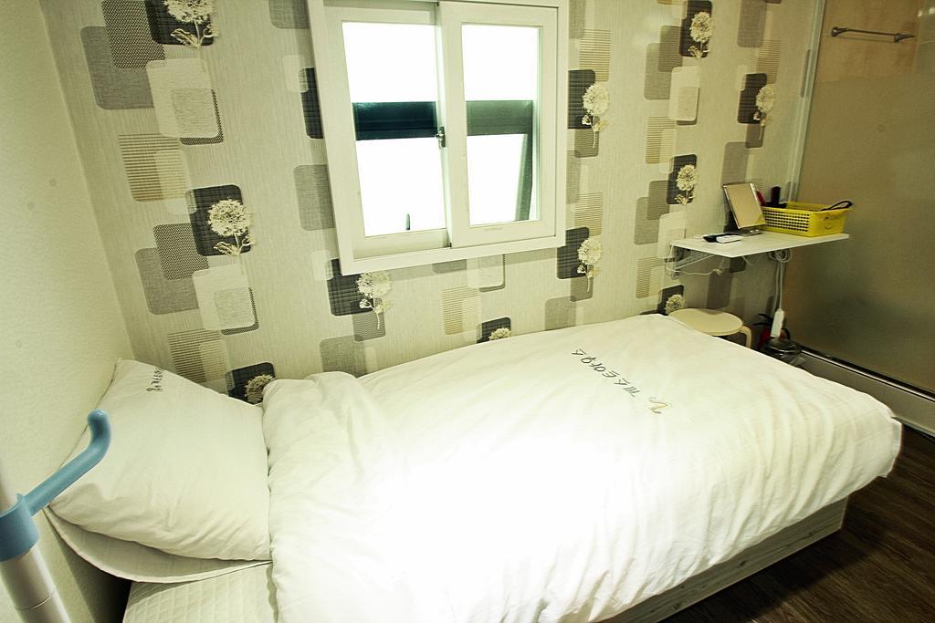 Eel Guesthouse Szöul Szoba fotó
